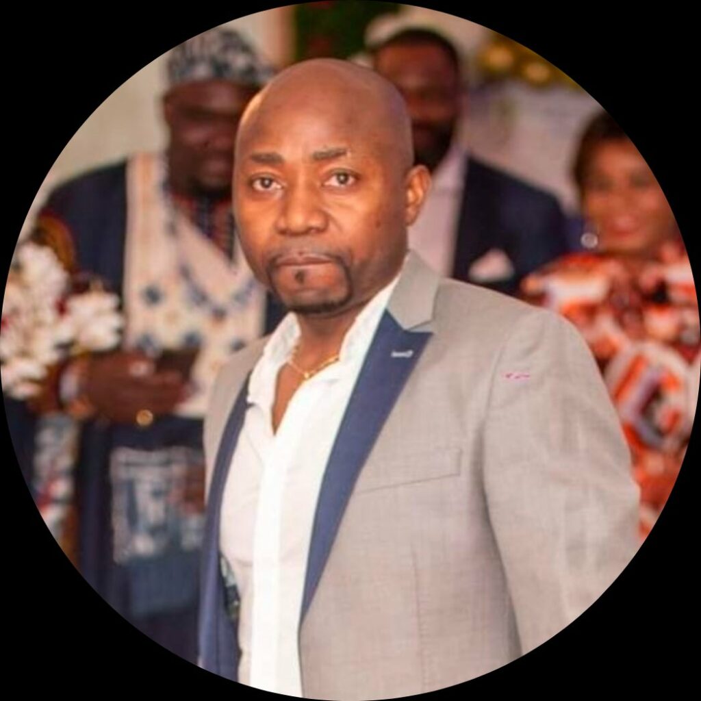 Samuel Komol – photo 1